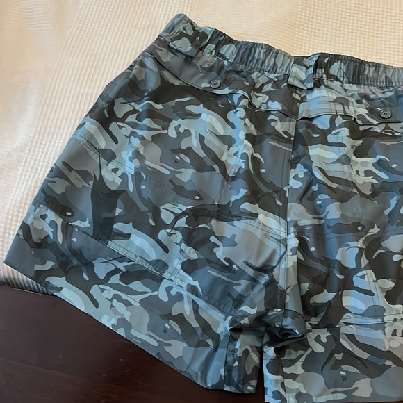 Men’s Aftco camo shorts - Picture 3 of 7